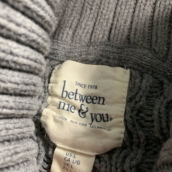 BETWEEN me & you Gray CableKnit Turtleneck Sweater - Picture 5 of 8